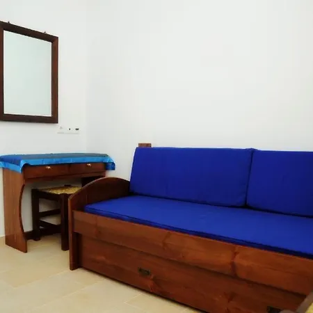Apartment Karyatides Homes
